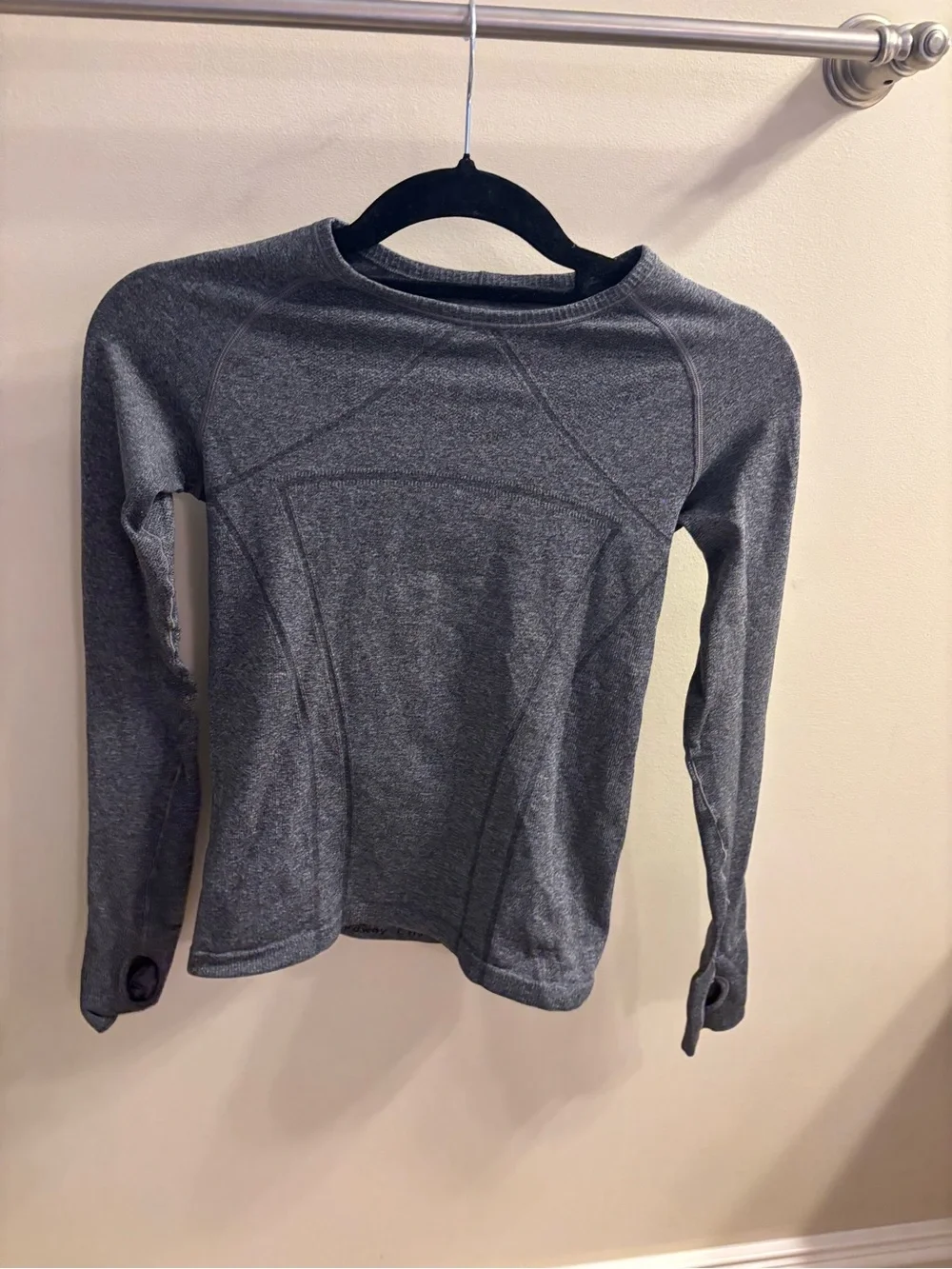Ivivva top